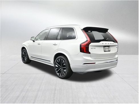 New 2026 Volvo XC90 T8 Ultra w/ Protection Package Premier AWD/4WD image 3