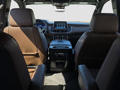 Used 2023 Chevrolet Suburban High Country AWD/4WD image 12