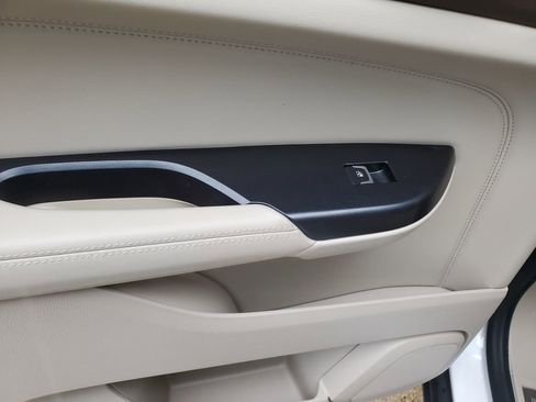 Used 2015 Cadillac SRX Luxury w/ Driver Awareness Package image 12