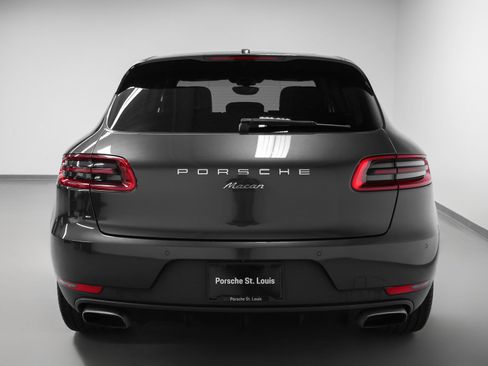 Certified 2017 Porsche Macan AWD/4WD image 11