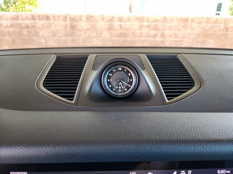 Used 2022 Porsche Macan AWD/4WD image 38