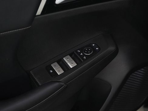 Used 2023 Mitsubishi Outlander SE image 24