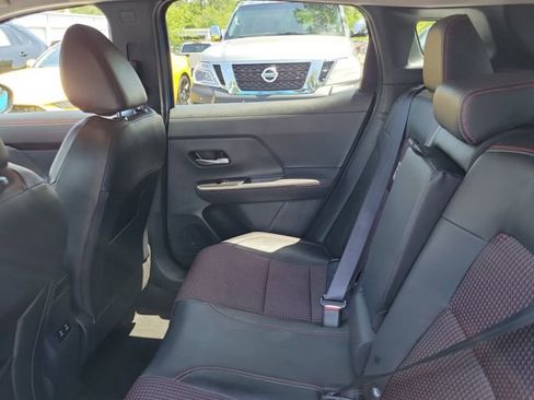Used 2025 Nissan Kicks SR AWD/4WD image 27