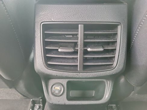 Used 2023 Kia Seltos S w/ Navigation Package image 11