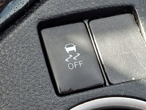 Used 2018 Toyota Corolla LE image 24