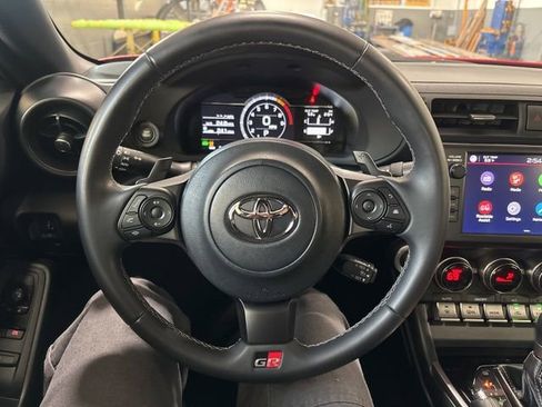Used 2024 Toyota GR86 Premium image 13