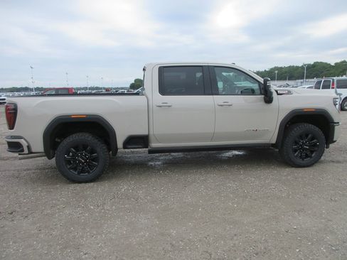 New 2026 GMC Sierra 2500 AT4 w/ AT4 Premium Plus Package AWD/4WD image 3