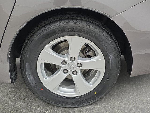 Used 2014 Toyota Sienna LE FWD image 31