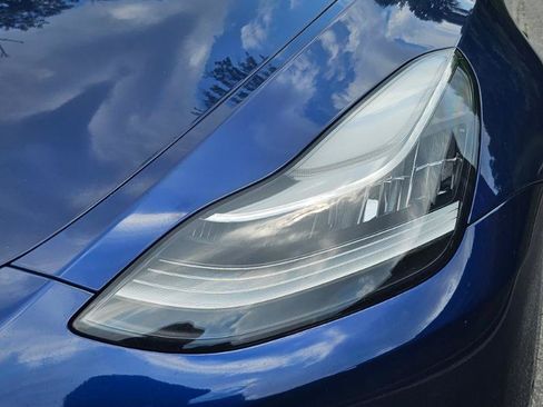 Used 2022 Tesla Model Y Long Range AWD/4WD image 27
