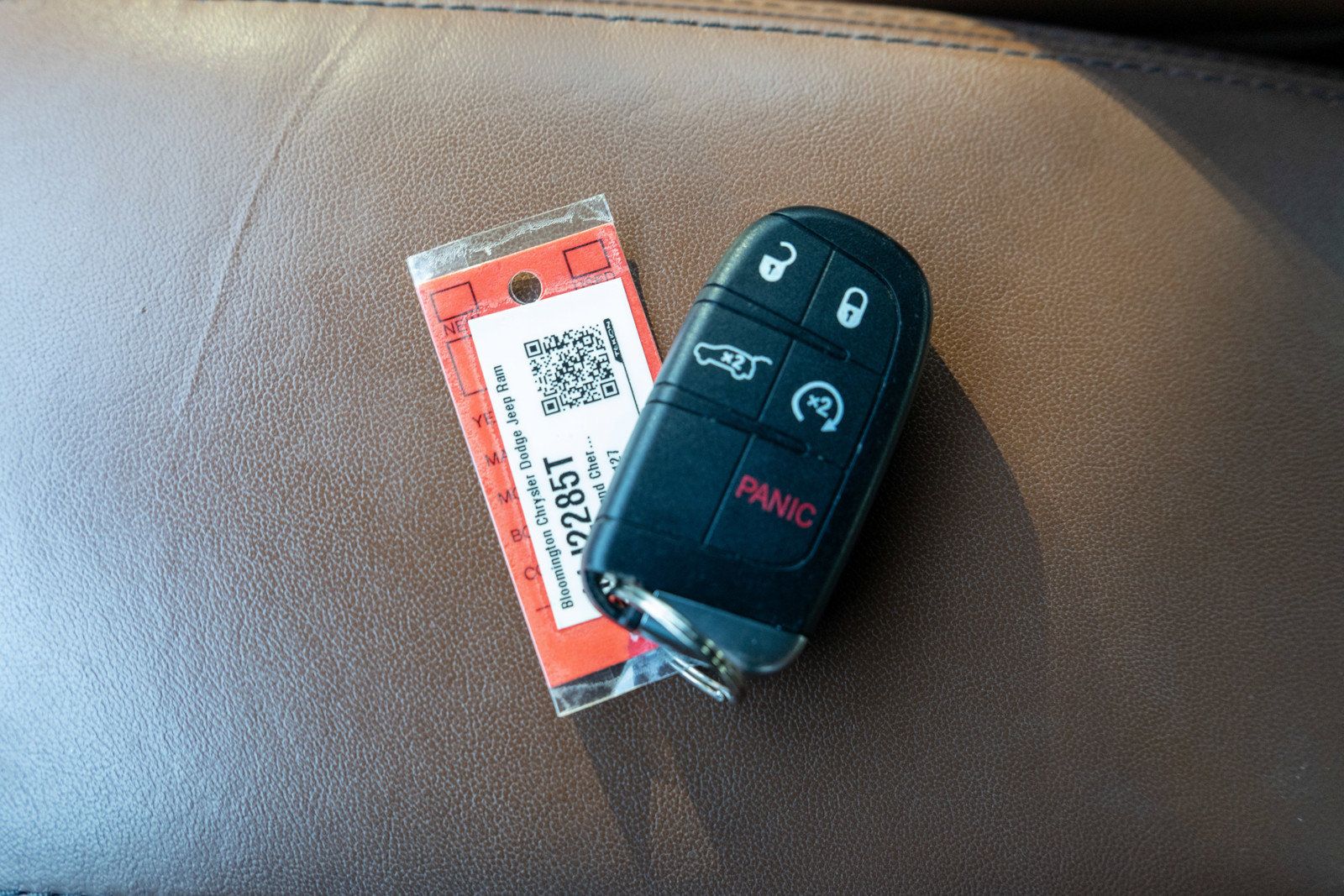 Used 2020 Jeep Grand Cherokee Overland AWD/4WD image 32