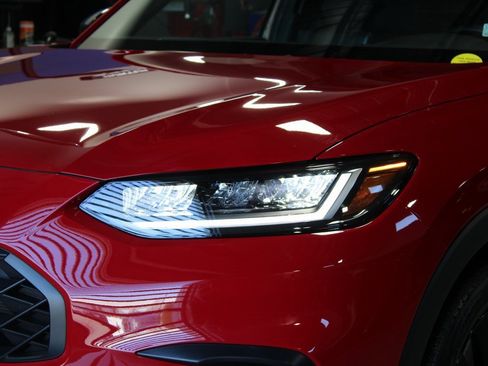 Certified 2025 Honda HR-V Sport image 2