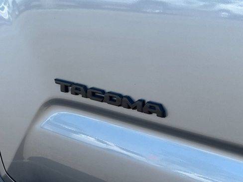 Used 2019 Toyota Tacoma TRD Sport w/ Technology Package RWD image 24
