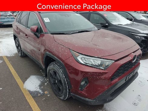 Used 2020 Toyota RAV4 XLE w/ Convenience Package image 3