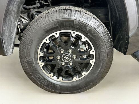 Used 2023 Toyota Tundra SR5 w/ SR5 Convenience Package AWD/4WD image 11