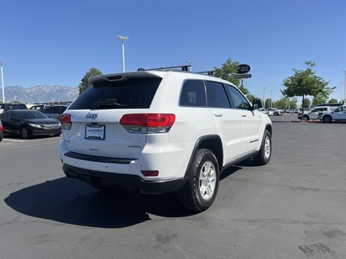 Used 2017 Jeep Grand Cherokee Laredo w/ Quick Order Package 23E AWD/4WD image 5