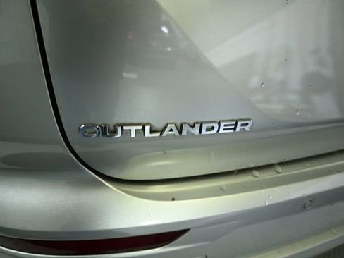Used 2022 Mitsubishi Outlander SEL image 14