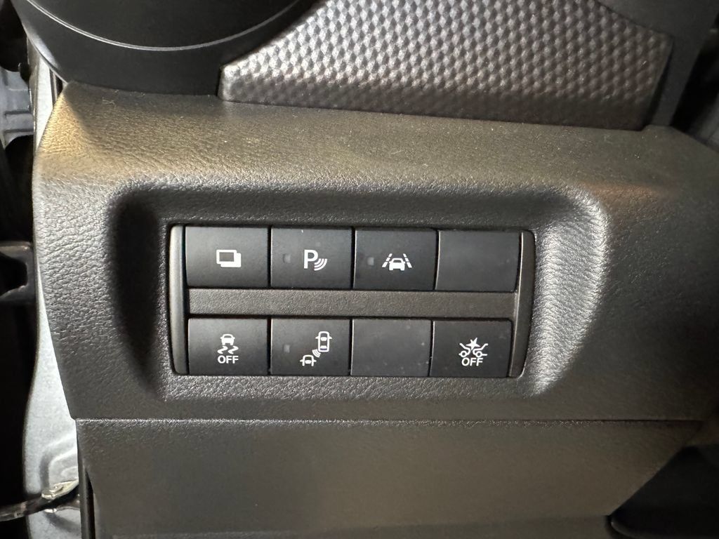 Used 2020 Nissan Kicks S FWD image 18