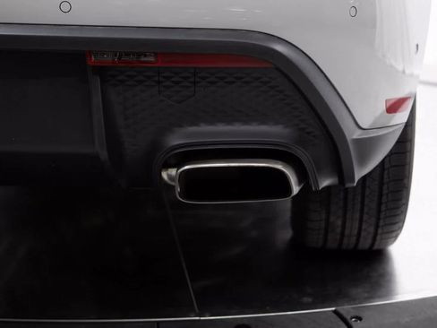 Certified 2025 Porsche Macan image 37