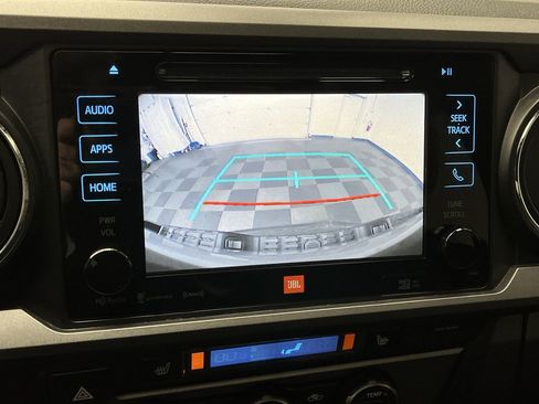 Used 2019 Toyota Tacoma TRD Off-Road image 6