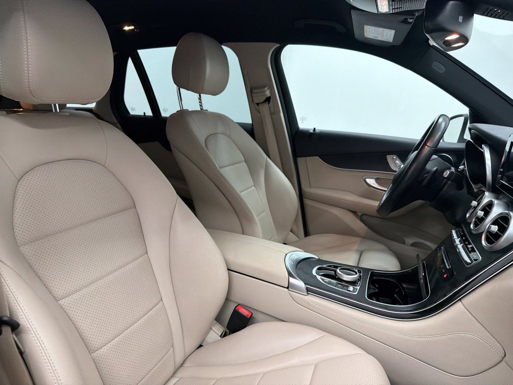 Used 2018 Mercedes-Benz GLC 300 4MATIC image 33