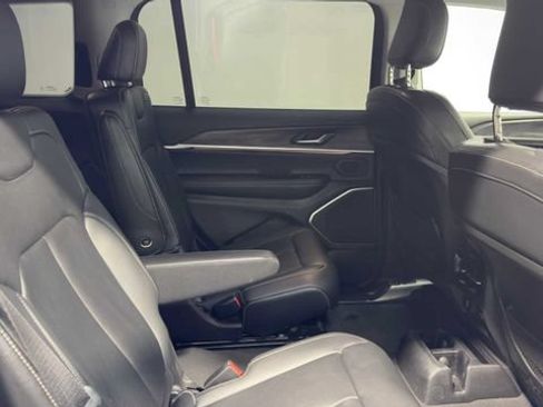 Used 2022 Jeep Grand Cherokee L Limited RWD image 15