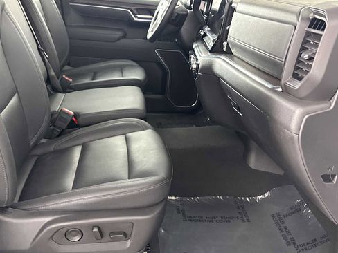 Used 2025 GMC Sierra 1500 SLT image 14