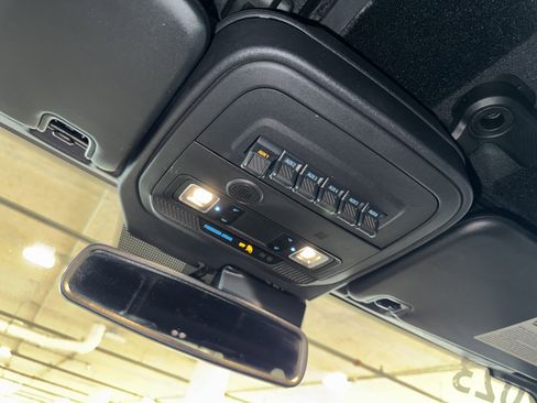Used 2023 Ford Bronco Wildtrak AWD/4WD image 33