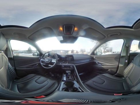 Used 2025 Hyundai Elantra Limited image 45