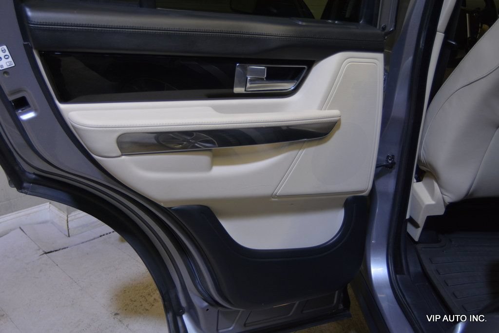 Used 2012 Land Rover Range Rover Sport Supercharged AWD/4WD image 7