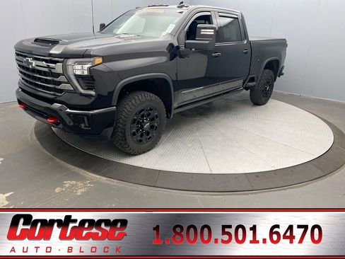 Used 2024 Chevrolet Silverado 2500 High Country w/ High Country Premium Package AWD/4WD image 1