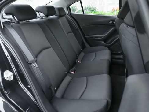 Used 2014 MAZDA MAZDA3 i Sport image 34