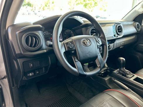Used 2021 Toyota Tacoma SR AWD/4WD image 13
