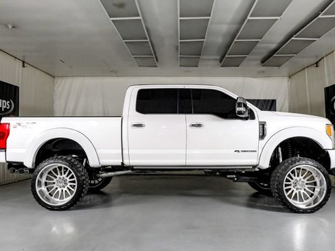 Used 2018 Ford F250 Platinum w/ Platinum Ultimate Package AWD/4WD image 5