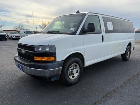 Used 2018 Chevrolet Express 3500 LT w/ LT Preferred Equipment Group image 3