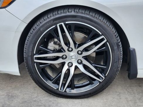 Used 2021 Honda Accord Touring image 11