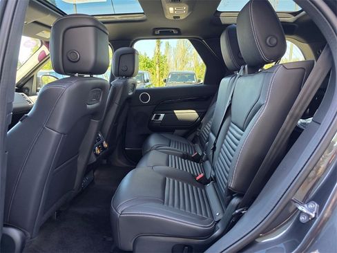 New 2025 Land Rover Discovery S image 28