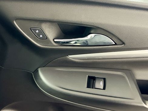 Used 2023 Chevrolet Bolt EUV LT w/ Convenience Package image 31