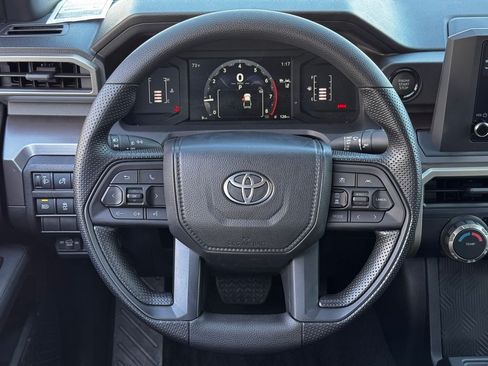 Used 2025 Toyota Tacoma SR5 AWD/4WD image 22