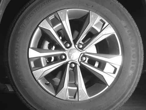 Used 2025 Chevrolet Equinox LT FWD image 12