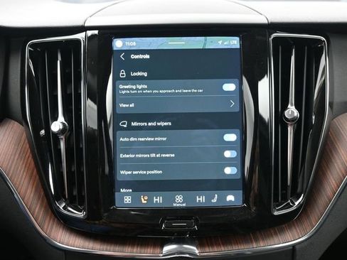 Used 2023 Volvo XC60 B5 Plus w/ Climate Package image 17