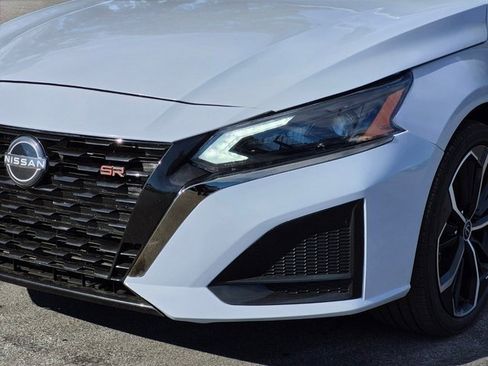 Used 2023 Nissan Altima 2.5 SR image 7