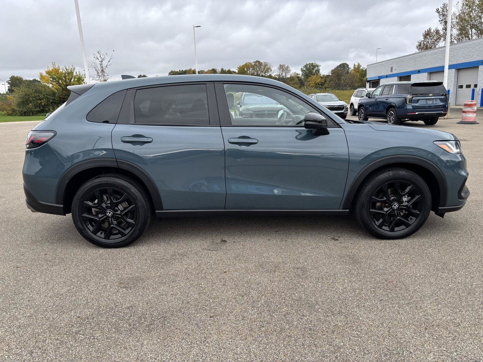 Used 2024 Honda HR-V Sport image 4