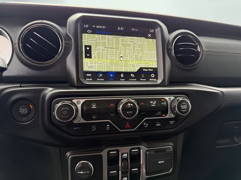 Used 2023 Jeep Gladiator Overland AWD/4WD image 22