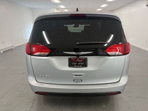 New 2026 Chrysler Voyager LX image 7
