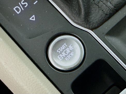 Used 2019 Volkswagen Atlas SE FWD image 21