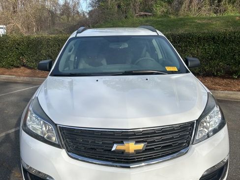 Used 2016 Chevrolet Traverse LS image 2
