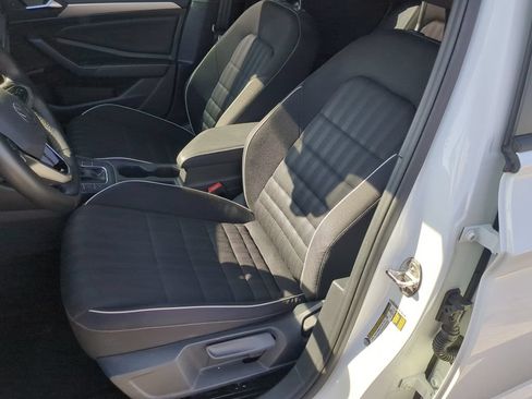 Certified 2024 Volkswagen Jetta Sport FWD image 18