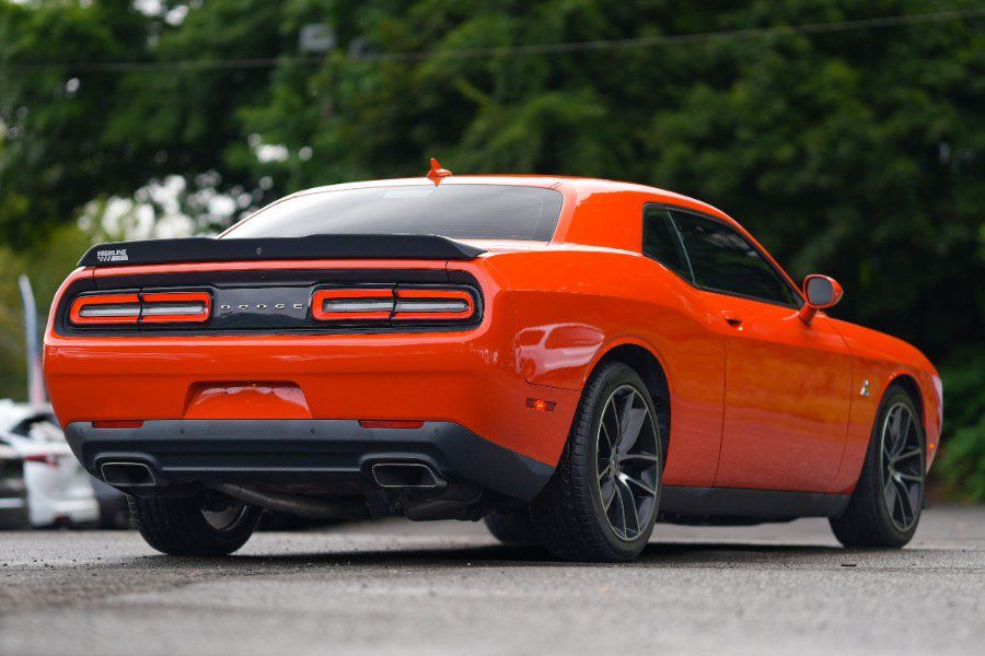 Used 2017 Dodge Challenger R/T Scat Pack RWD image 5