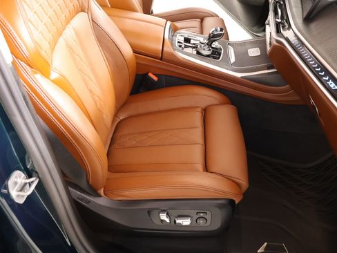 Used 2025 BMW ALPINA XB7 image 15