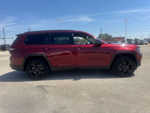 Used 2023 Jeep Grand Cherokee L Laredo AWD/4WD image 7